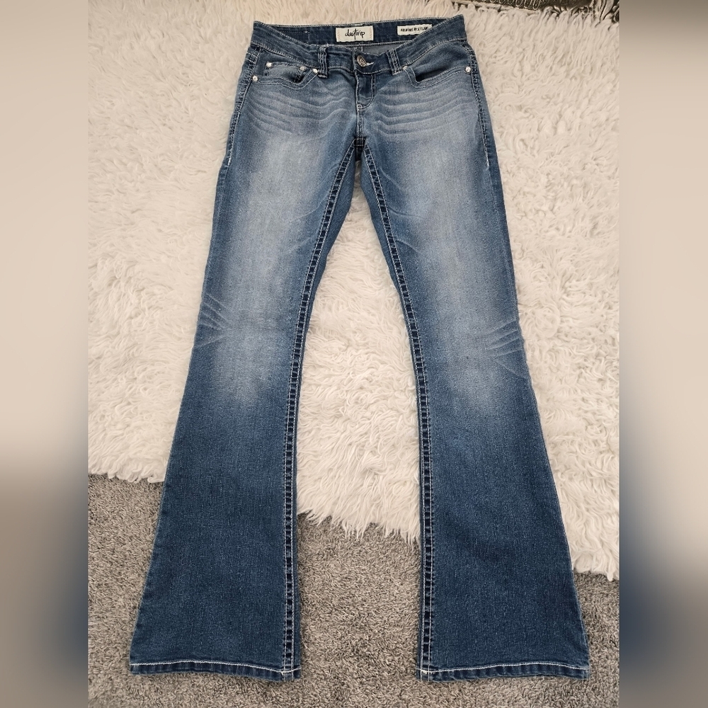 Daytrip Aquarius Kick Flare Stretch Jean. Size 27L.